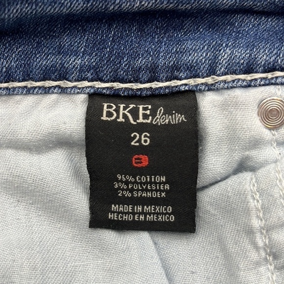 BKE Denim Sabrina Low Rise Capri Size 26 - Picture 10 of 16